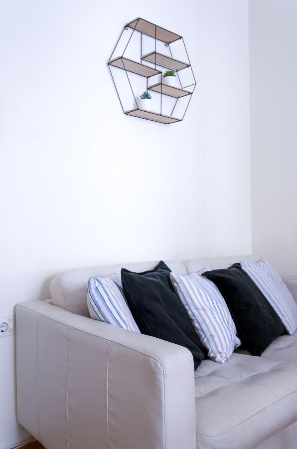 Beautiful 2Bd Apartment Near Historic Center Of เอเธนส์ ภายนอก รูปภาพ